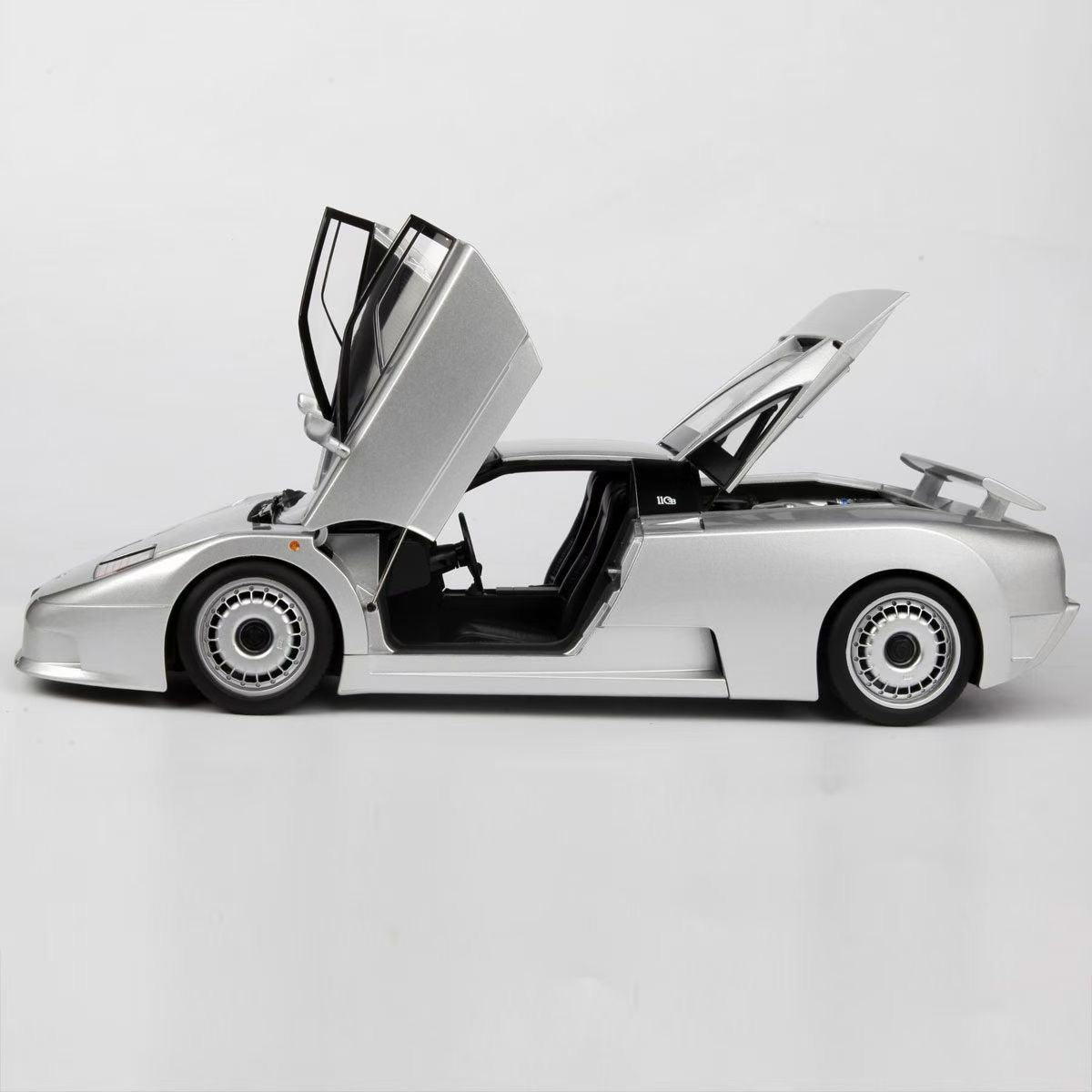 1:12 KK Bugatti EB110 1991
