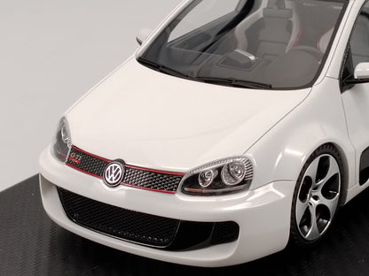IVY 1/18 Volkswagen GOLF W12 White Resin Sealed Car Model