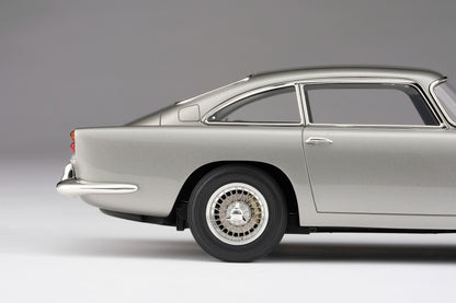 Amalgam 1/18 Aston Martin DB5 high-end limited edition simulation car model