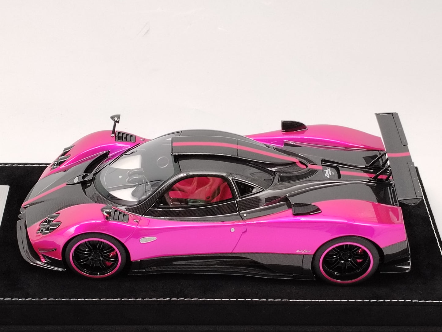 HH Model 1/18 Pagani Zonda Cinque Coupe Electric Pink Limited Edition Car Model