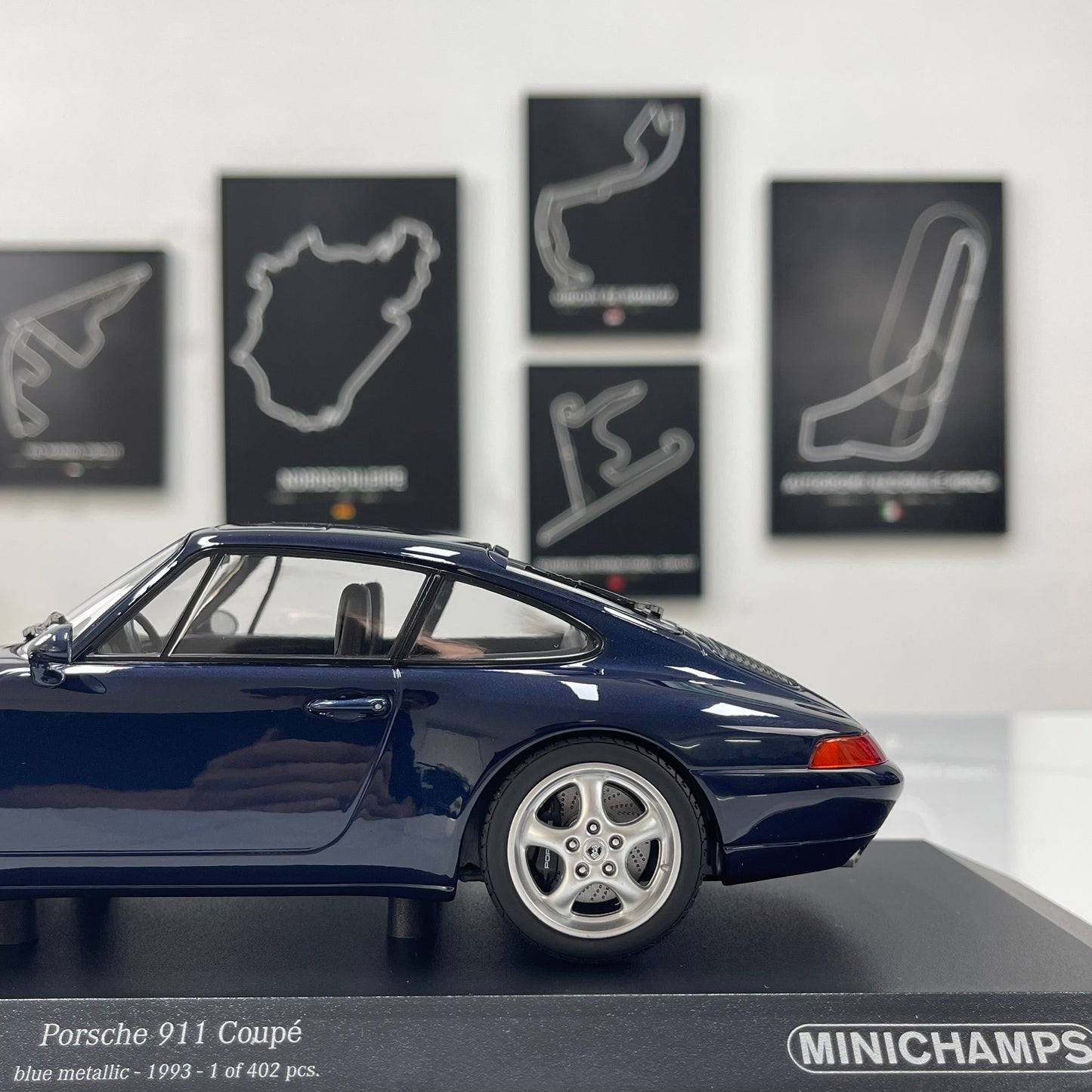 MINICHAMPS 1/18 Porsche 911 (993) 1993 Metallic Blue 155061100