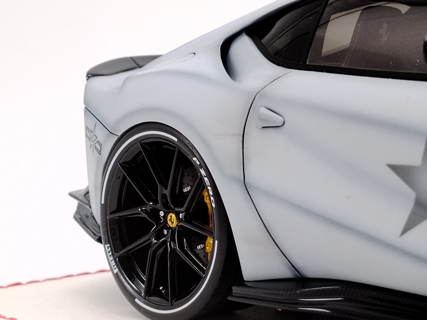 DG 1/18 Ferrari 812 Novitec Battle Grey Limited Edition Simulation Model Car