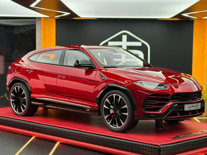 MR 1:18 Lamborghini URUS 02/05 DDJ039