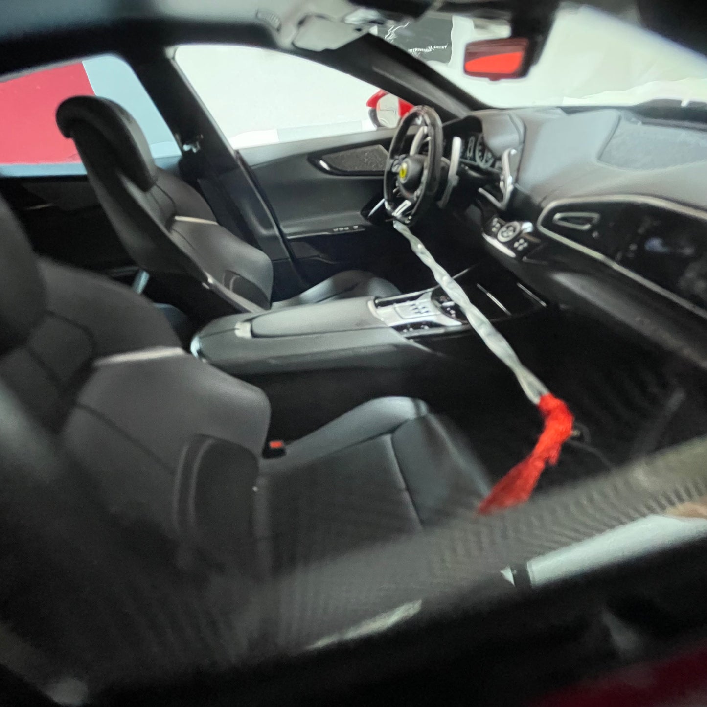 BBR 1/18 Ferrari Purosangue Black Top Carbon Fiber Base Standard Red HE180052ACH