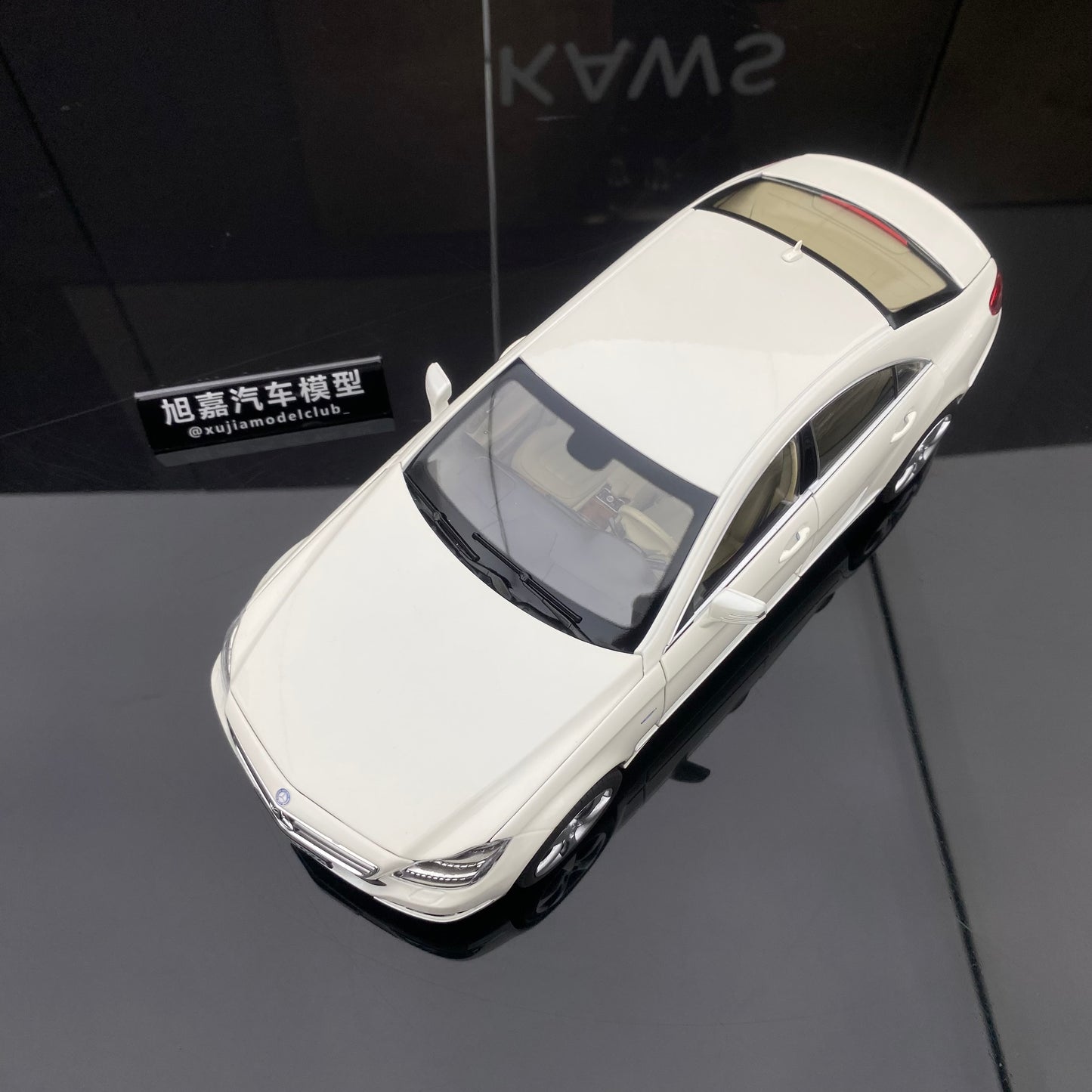 NOREV 1/18 Mercedes-Benz CLS Coupe 2011 Alloy Fully Open White Simulation Car Model Ornament