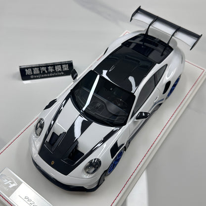 GH MODEL 1/18 Porsche 992 GT3RS, Sky Grey Limited Edition Model Car Figurine