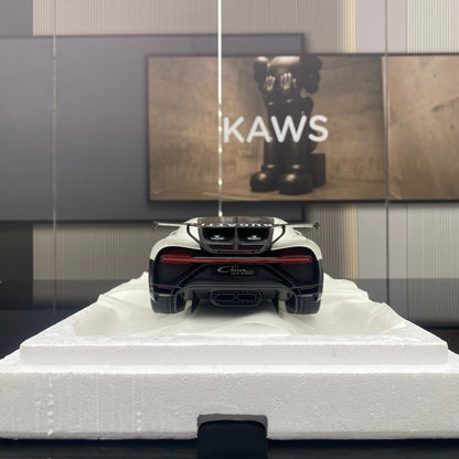TopSpeed 1/18 Bugatti Chiron Pur Sport simulation car model