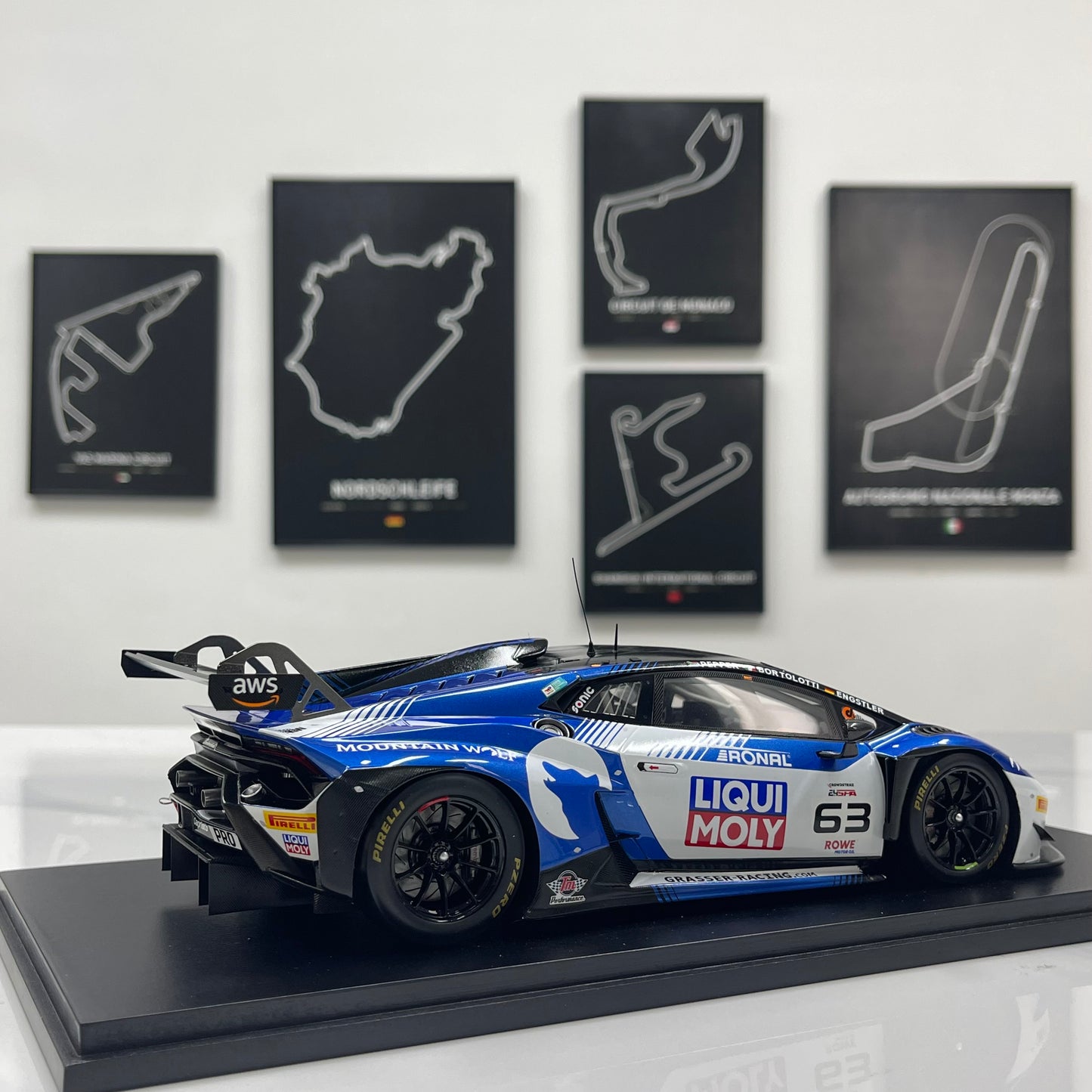 Spark 1/18 Lamborghini Huracán GT3 EVO 2 – 2025 Spa 24 Hours Winner (No. 63, Blue Livery) – 18SPA2025