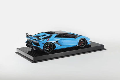 Runner & UU 1/18 Lamborghini SVJ Aventador