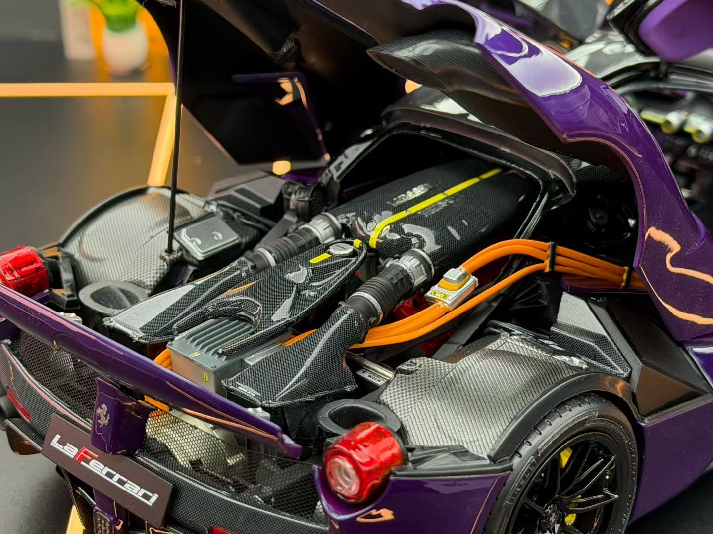 BBR 1:18 Ferrari LaFerrari Alloy Fully Open, Dubai Purple BB8182237