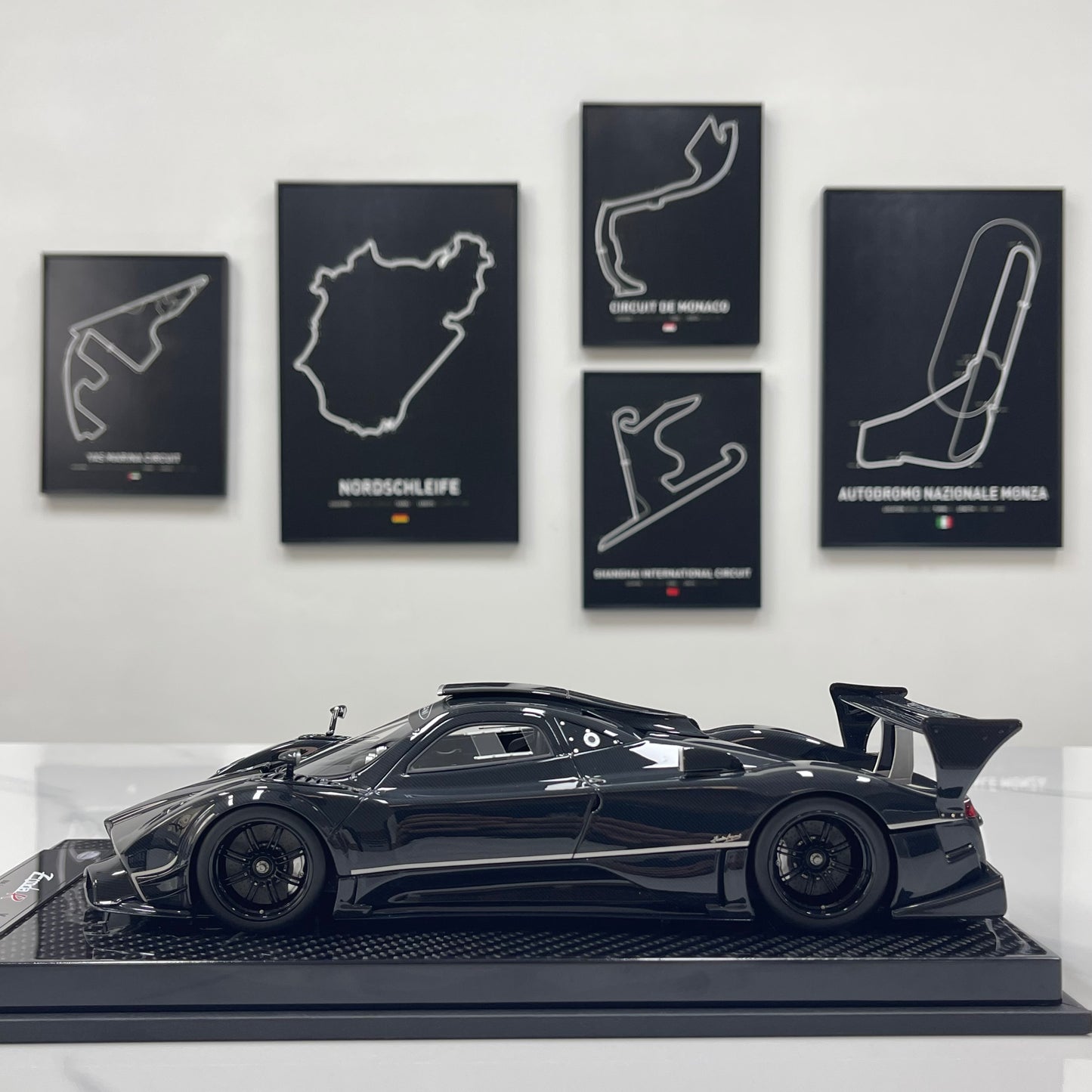 KASH MODEL 1/18 Pagani Zonda R Gloss Carbon Black KPZR002