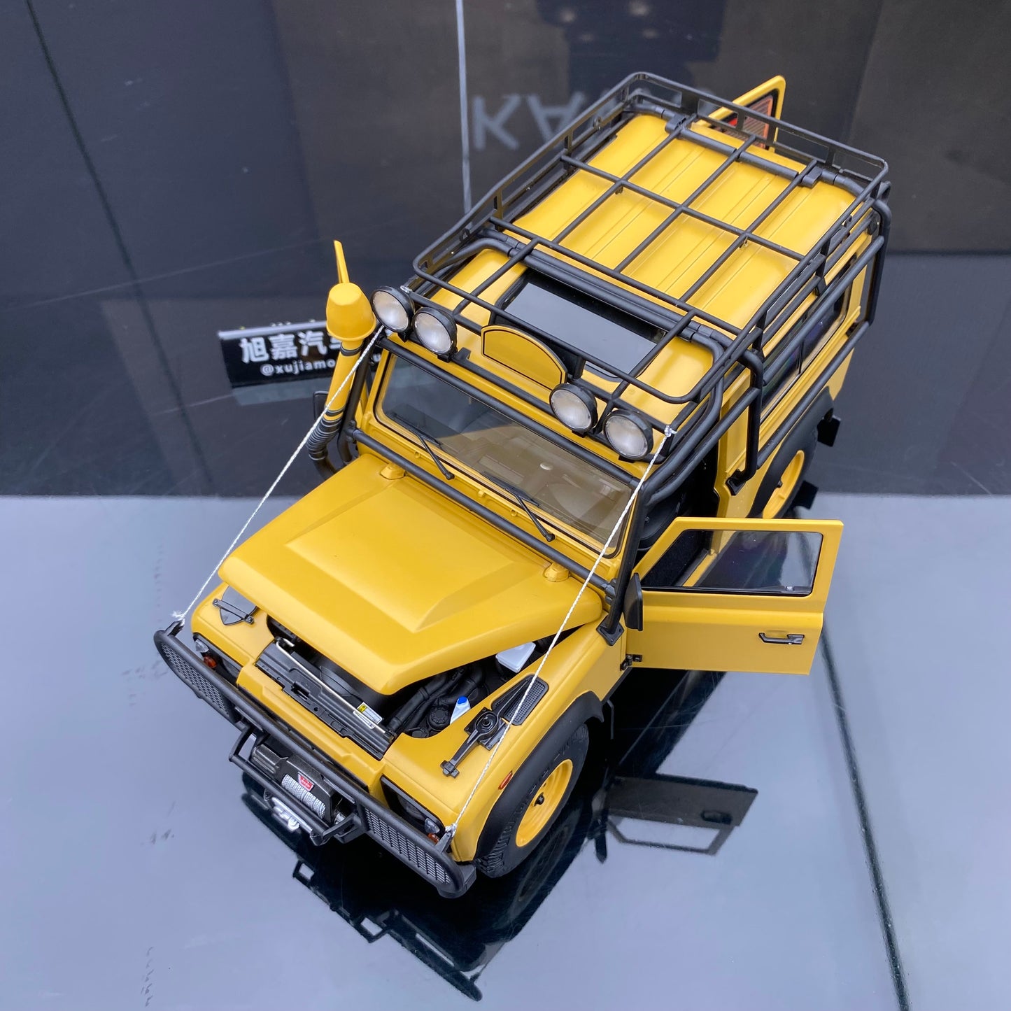 KYOSHO 1/18 Land Rover Defender 90 Camel Cup Alloy Fully Open Simulation Car Model Collection