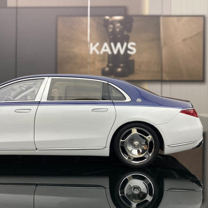 Adornos de aleación de coche Mercedes-Benz Maybach S680 nuevo Clase S a escala 1:18 casi reales