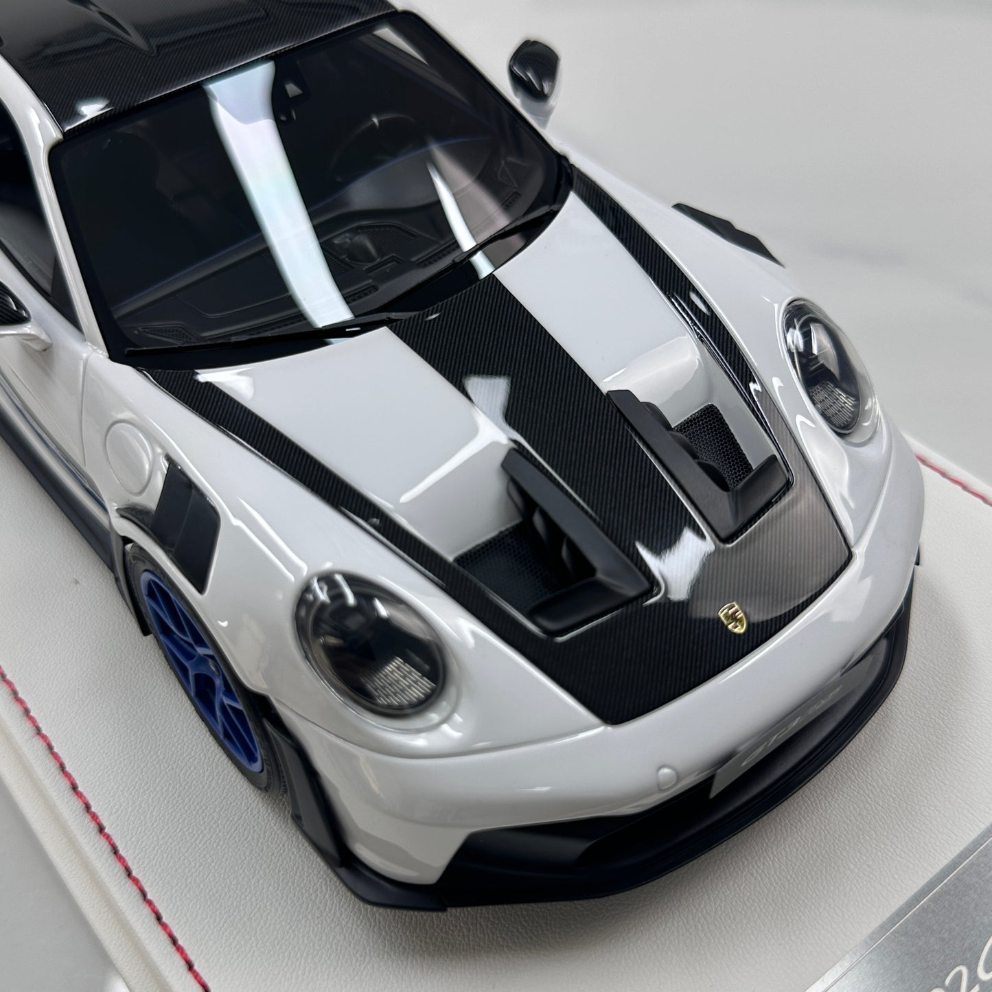 GH MODEL 1/18 Porsche 992 GT3RS, Sky Grey Limited Edition Model Car Figurine