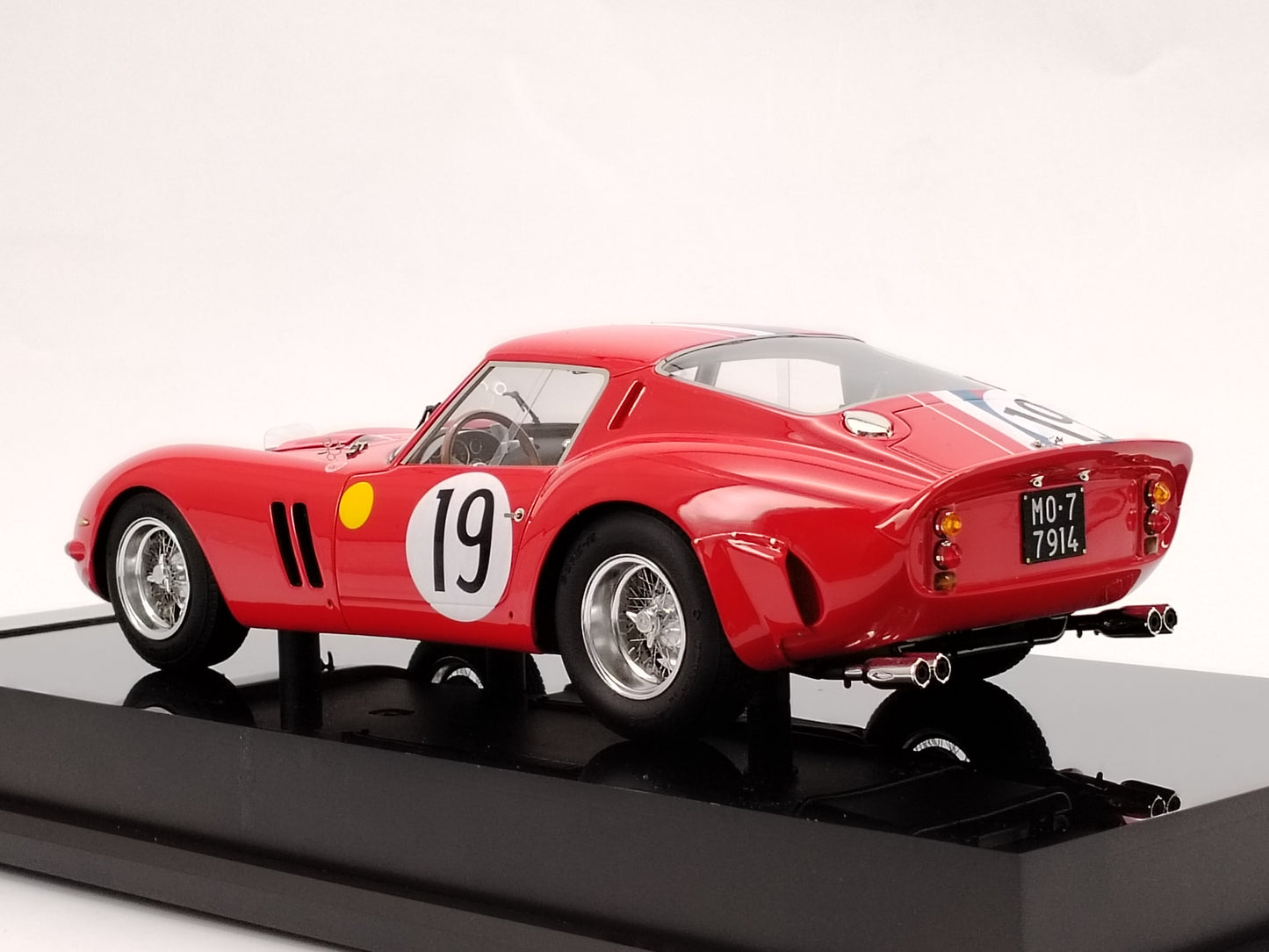 Amalgam 1/18 Ferrari 250GTO Red Limited Edition Scale Car Model