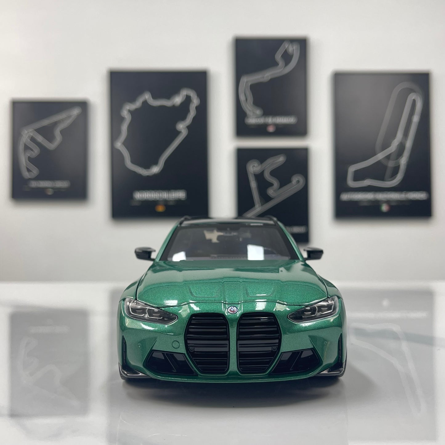 TSM MODEL 1/18 BMW M3 Touring (Isle of Man Green) TSM181030