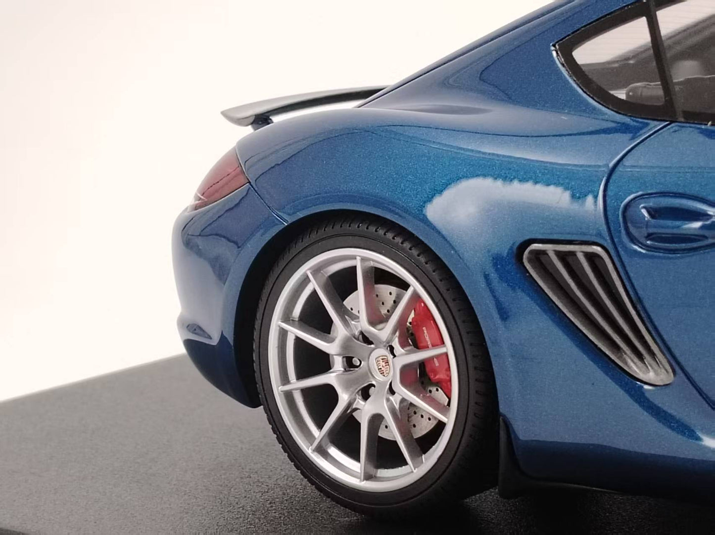 GT Spirit 1/18 Porsche CAYMAN R AQUA Metallic Blue Resin Model