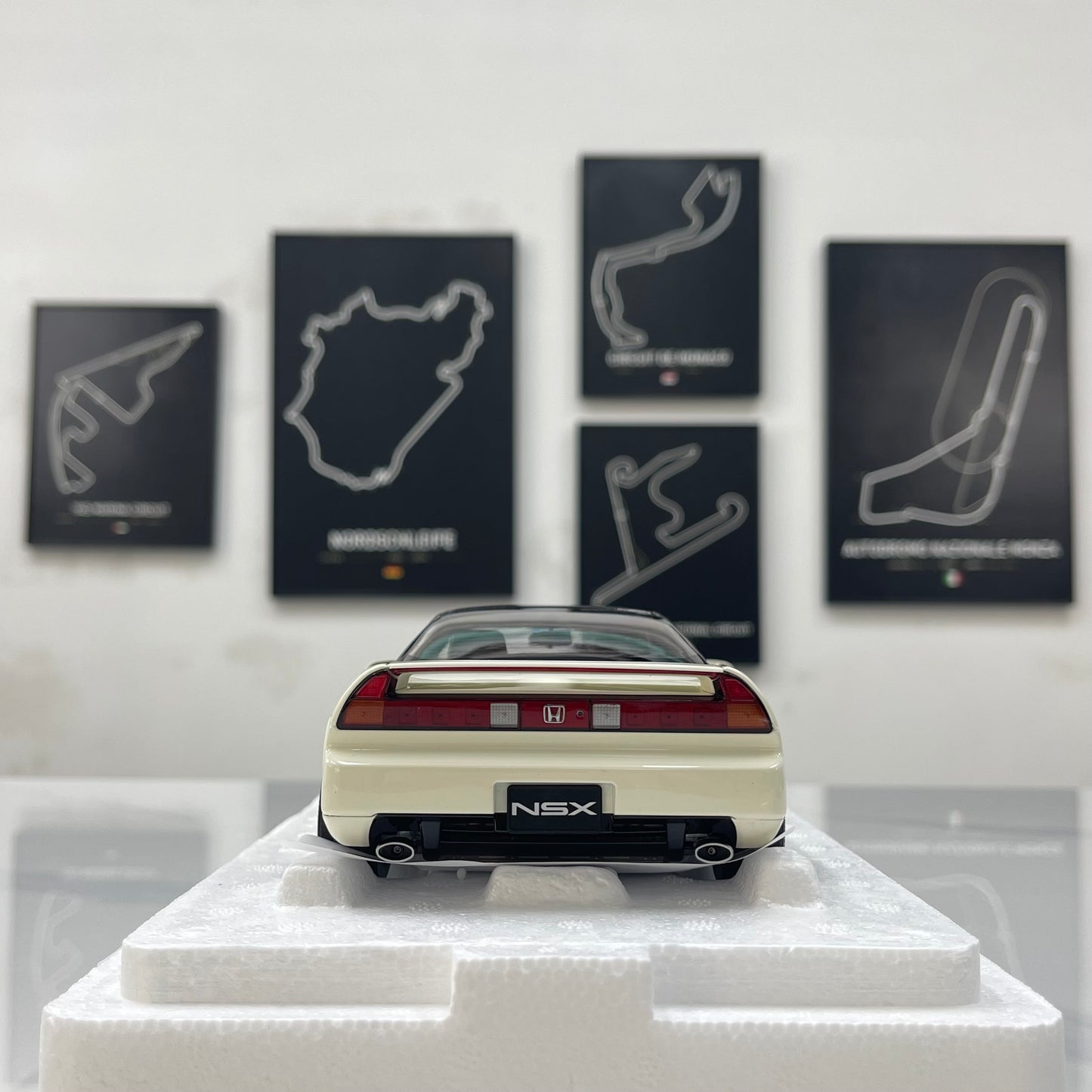 LCD 1/18 Honda NSX (1st Gen / MK1 / NA1) - White (LCD18022-WH)