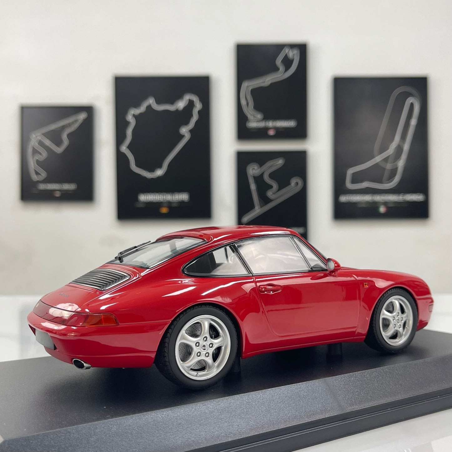 MINICHAMPS 1/18 Porsche 911 (993) 1993 Red 155061102