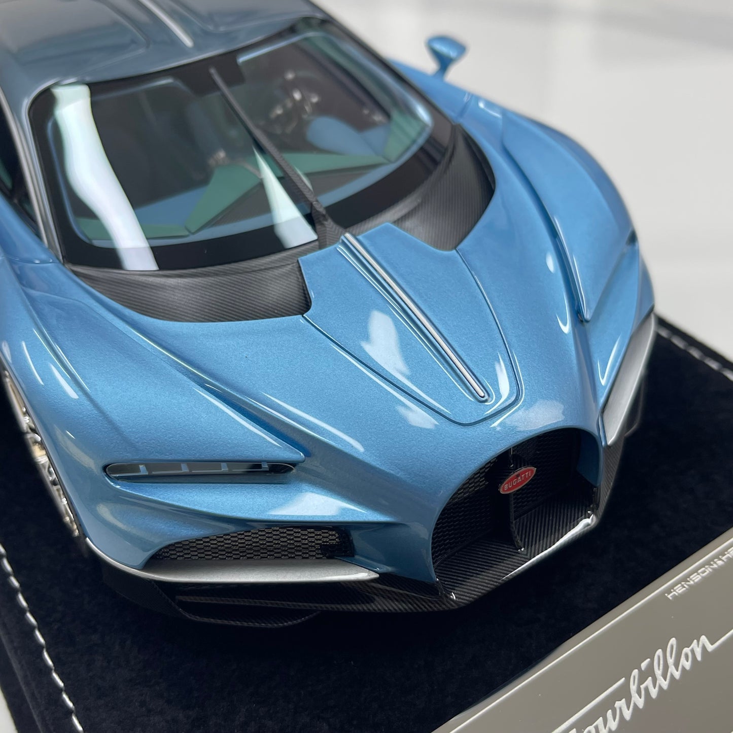 HH MODEL 1/18 Bugatti Tourbillon — Launch Color Limited Edition Model Car