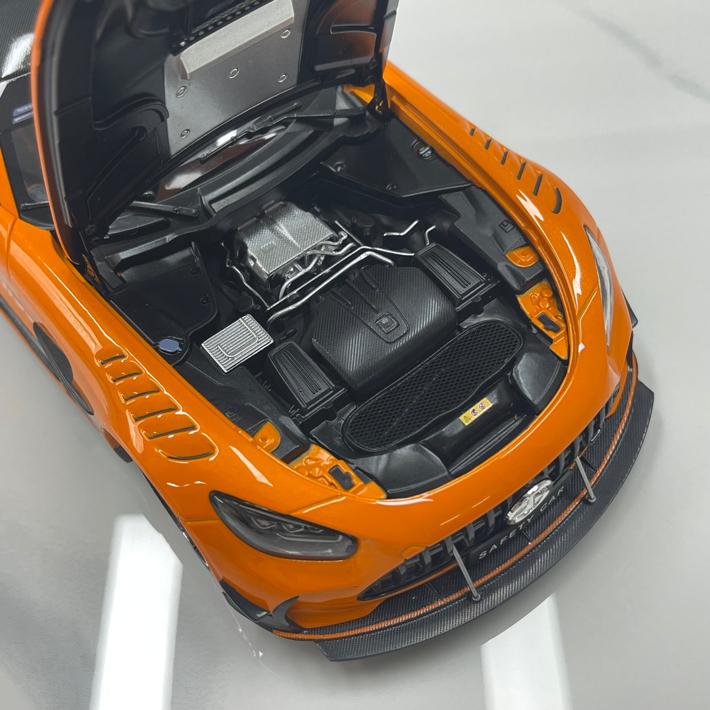 MINICHAMPS 1/18 Mercedes-AMG GT BLACK SERIES SILVERSTONE 2025 Safety Car Orange 110032092