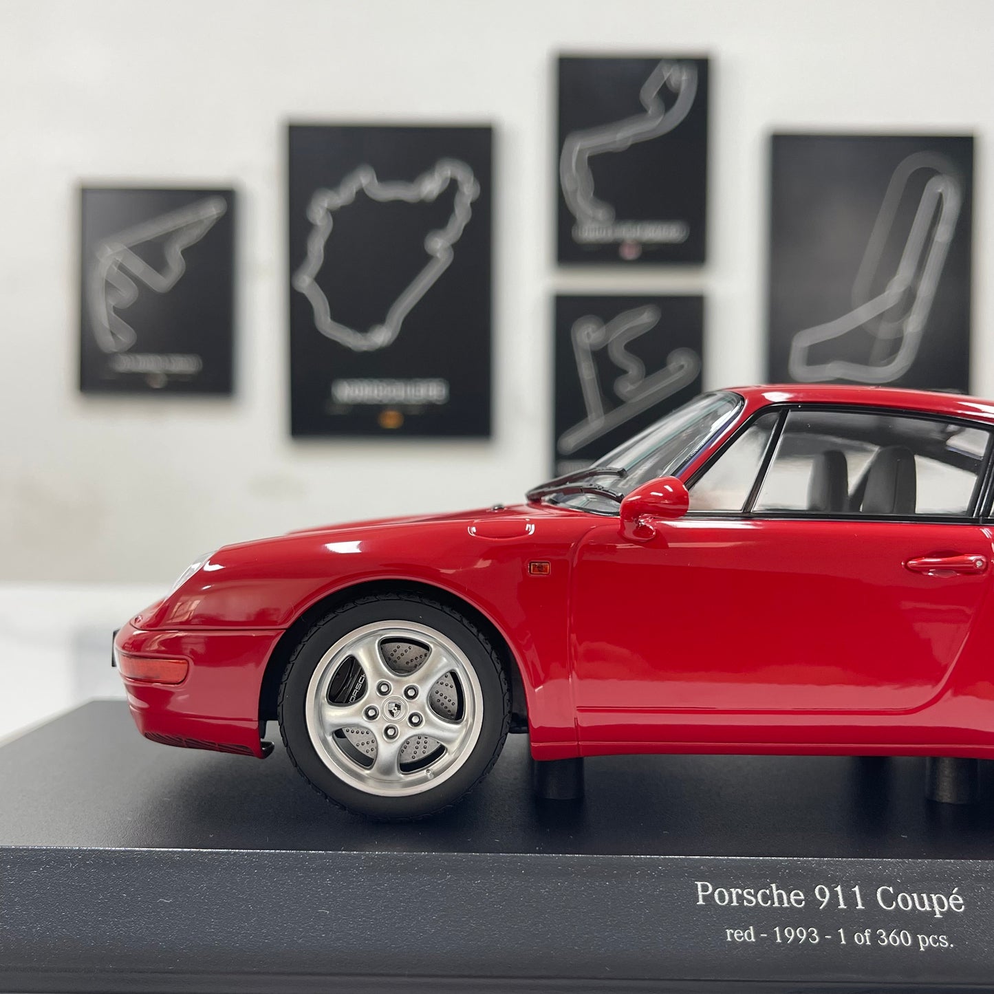 MINICHAMPS 1/18 Porsche 911 (993) 1993 Red 155061102