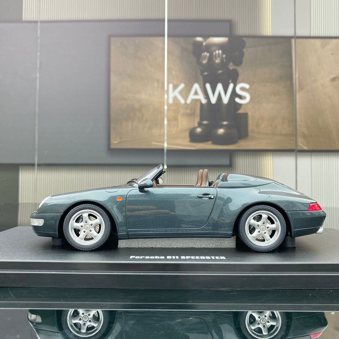 GT Spirit 1/18 Porsche 993 SPEEDSTER roadster simulation car model ornaments