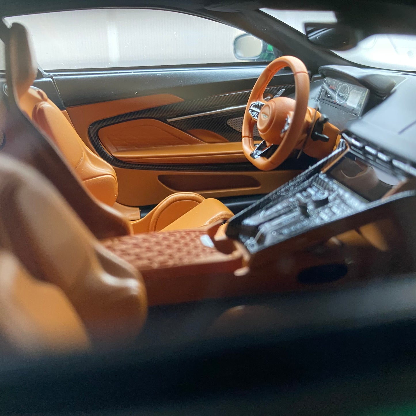 MH 1/18 Aston Martin DB12 COUPE limited edition car model gift