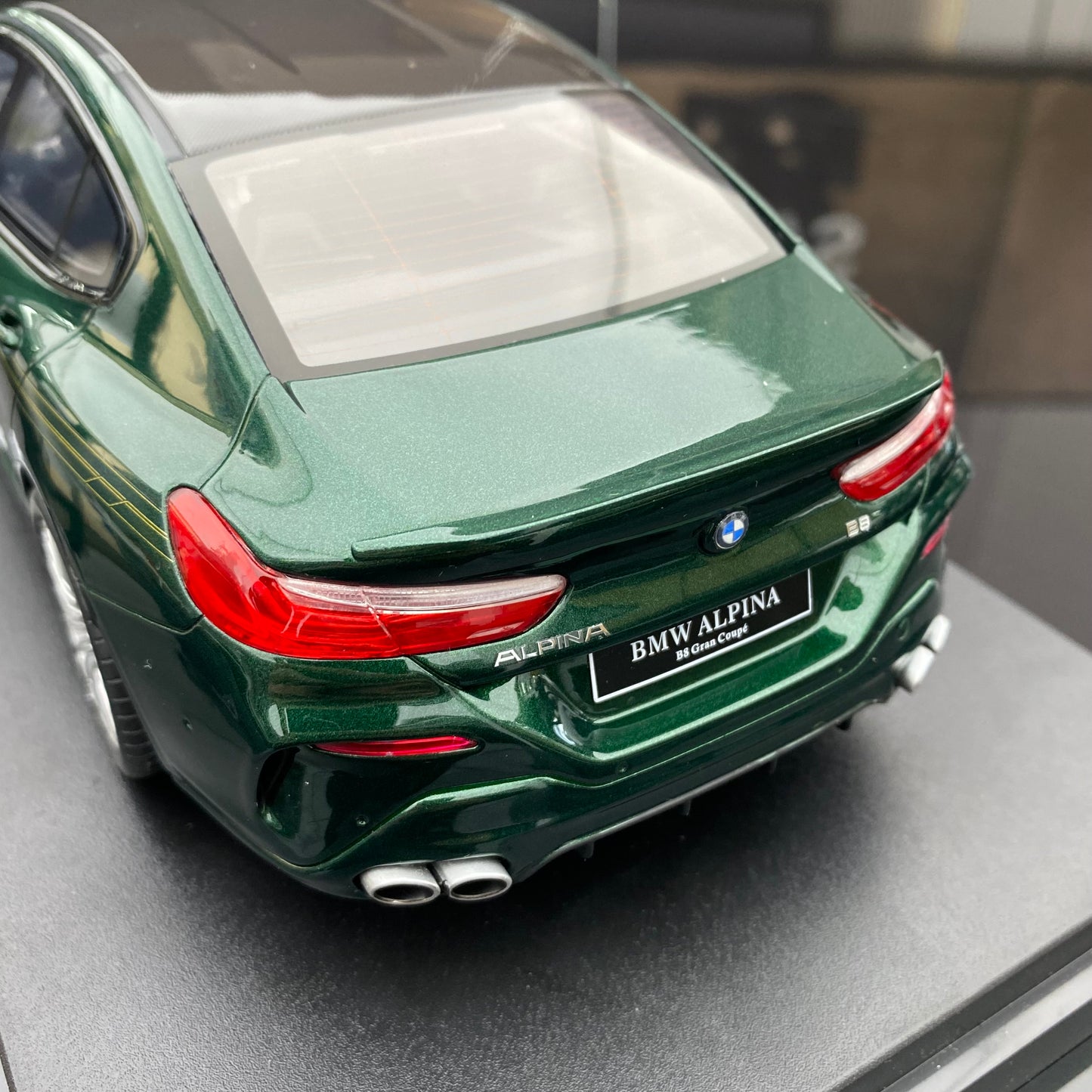 BMW ALPINA B8 GRAN2025, escala 1/18, GT Spirit