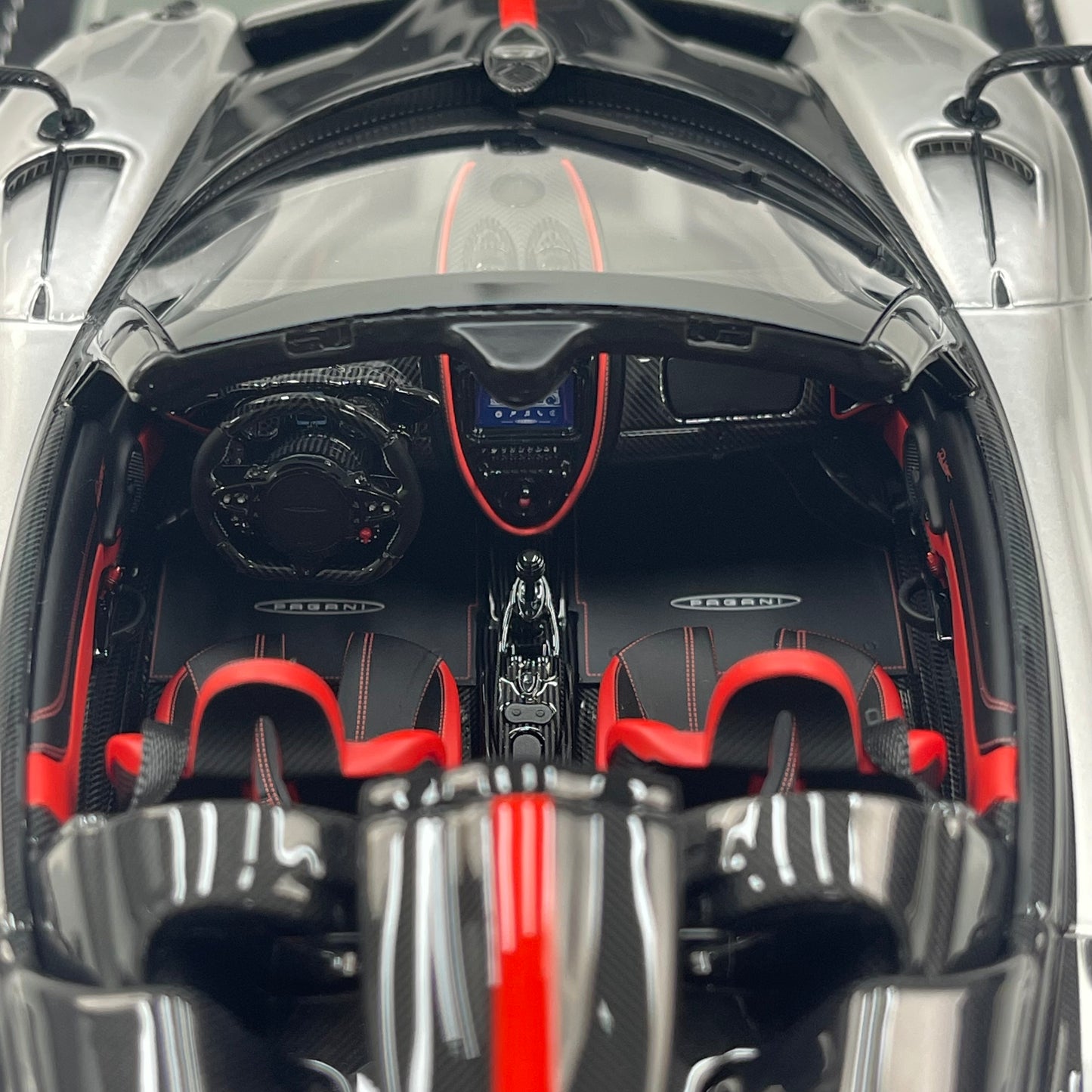 HH Model 1/18 Pagani Huayra Silver & Black Carbon HH662