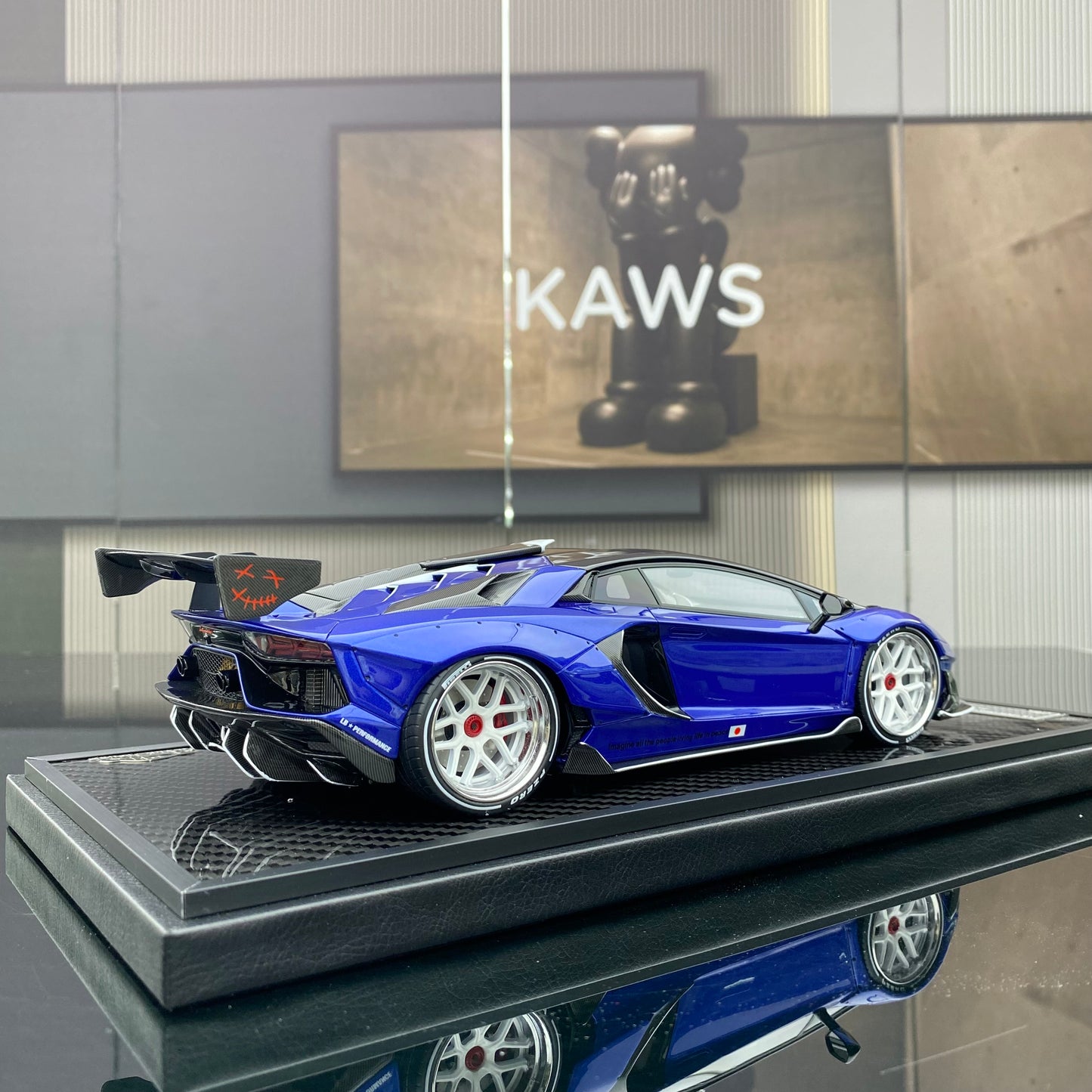 VIP 1/18 Lamborghini SVJ wide body modified car model ornament