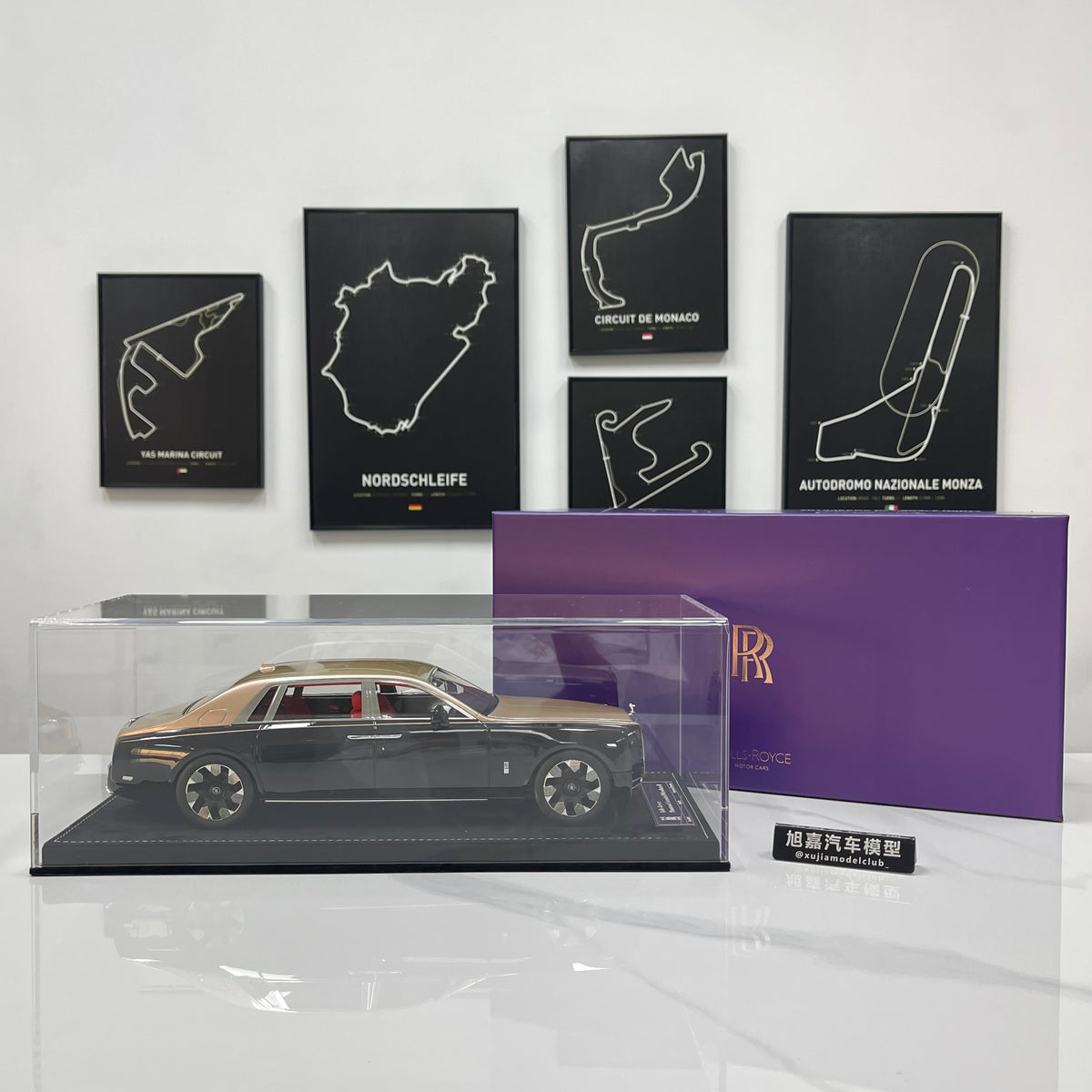 HH Model 1/18 Rolls-Royce Phantom Series II – Diamond Black/Champagne Gold (HH736)