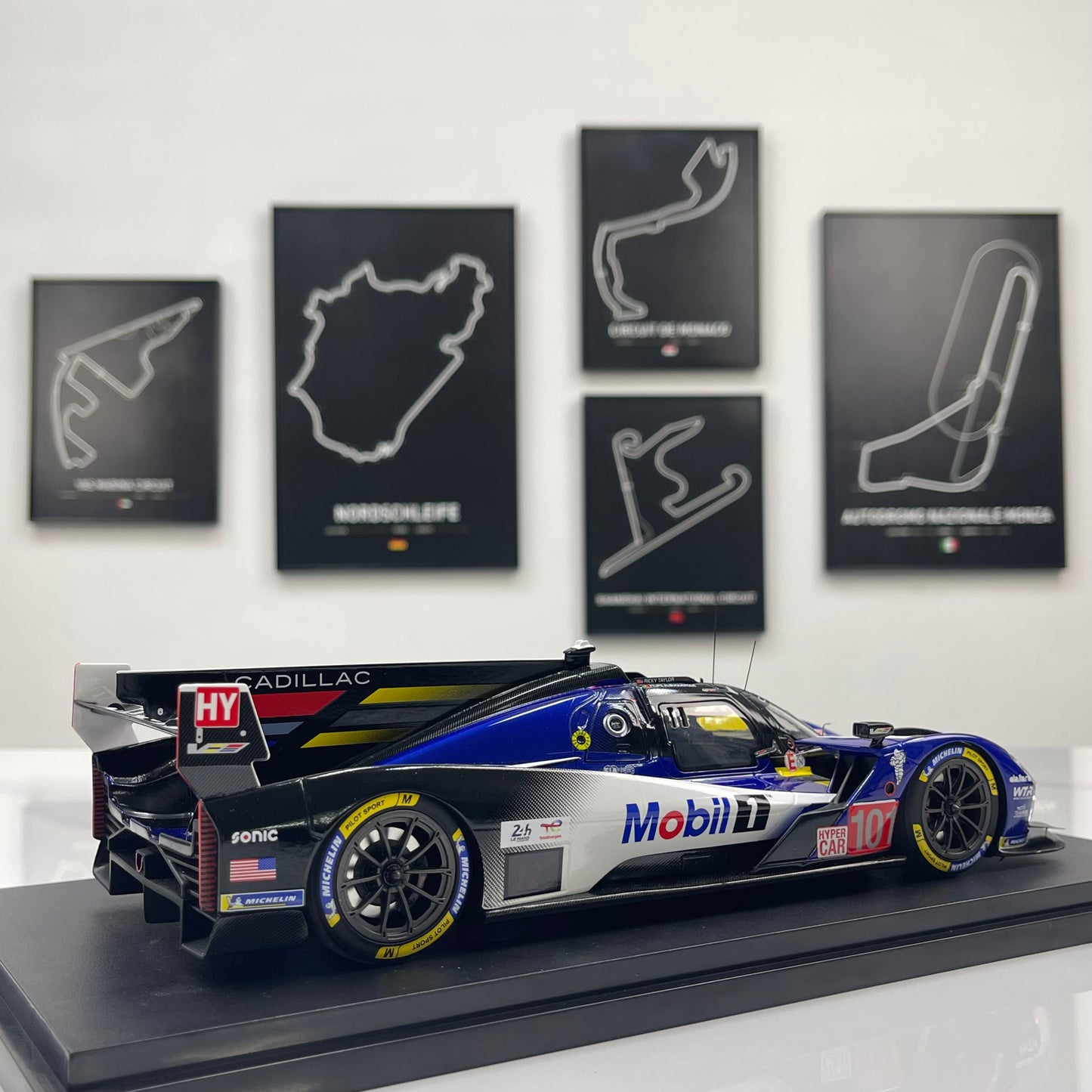 Topspeed 1/18 Cadillac V-Series.R #101 (Cadillac Wayne Taylor Racing) – Blue Livery (TS0643)