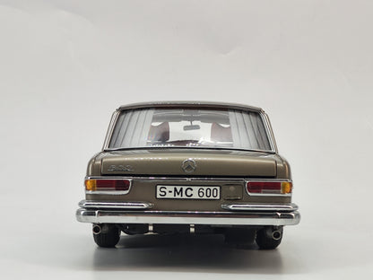 CMC 1/18 Mercedes-Benz Pullman Gold Sunroof Edition Alloy Simulation Car Model Birthday Gift Ornaments