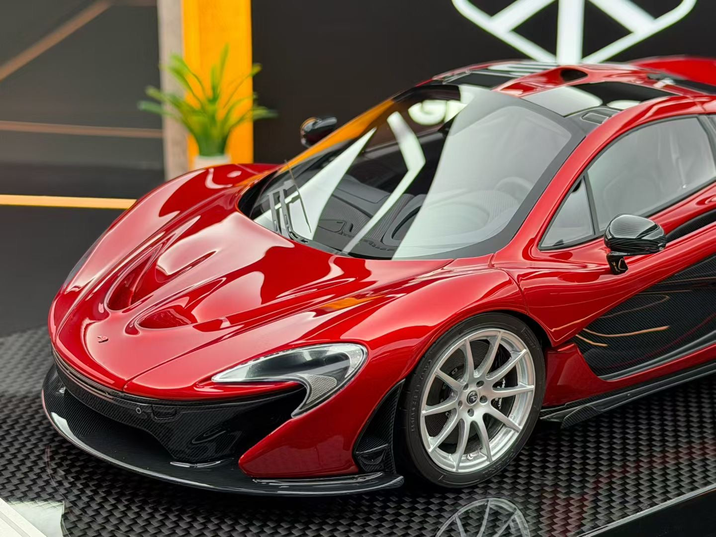 DM 1:18 McLaren P1 Metallic Red Limited Edition of 5 DDJ077