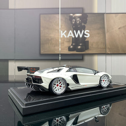 VIP 1/18 Lamborghini SVJ wide body modified car model ornament