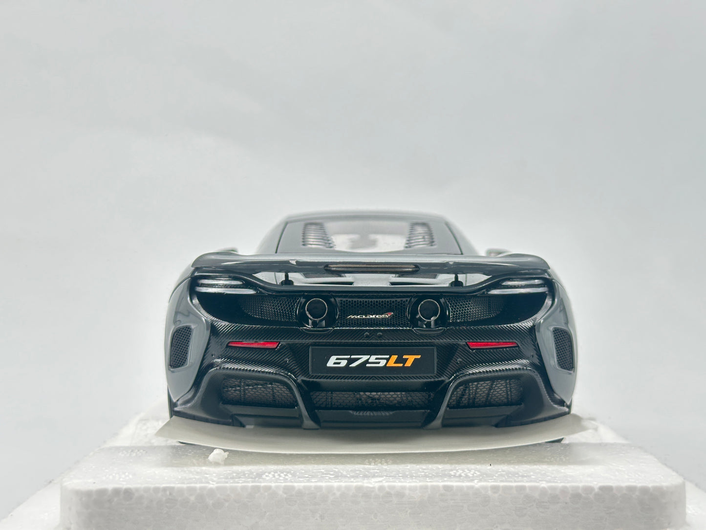 Auto Art 1/18 McLaren 675LT Grey Simulation Model Car