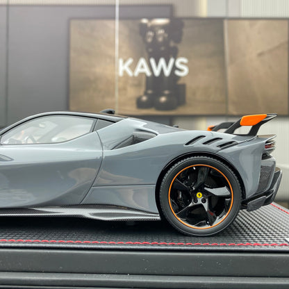 Ferrari SF90 XXStradale Nard Gray, edición especial, modelo de coche de simulación a escala 1/18