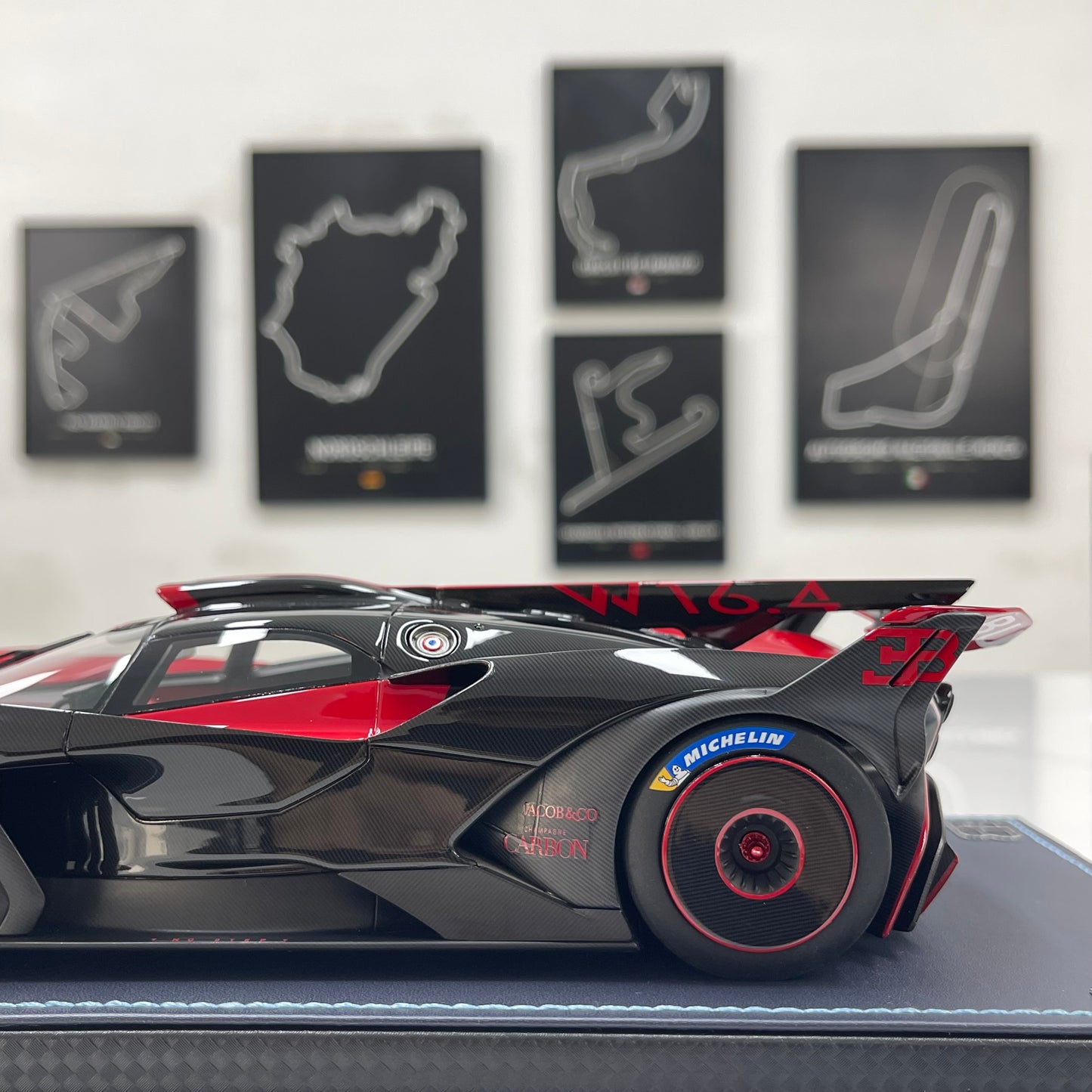 MR 1/18 Bugatti Bolide – Italian Red (BUG014C)