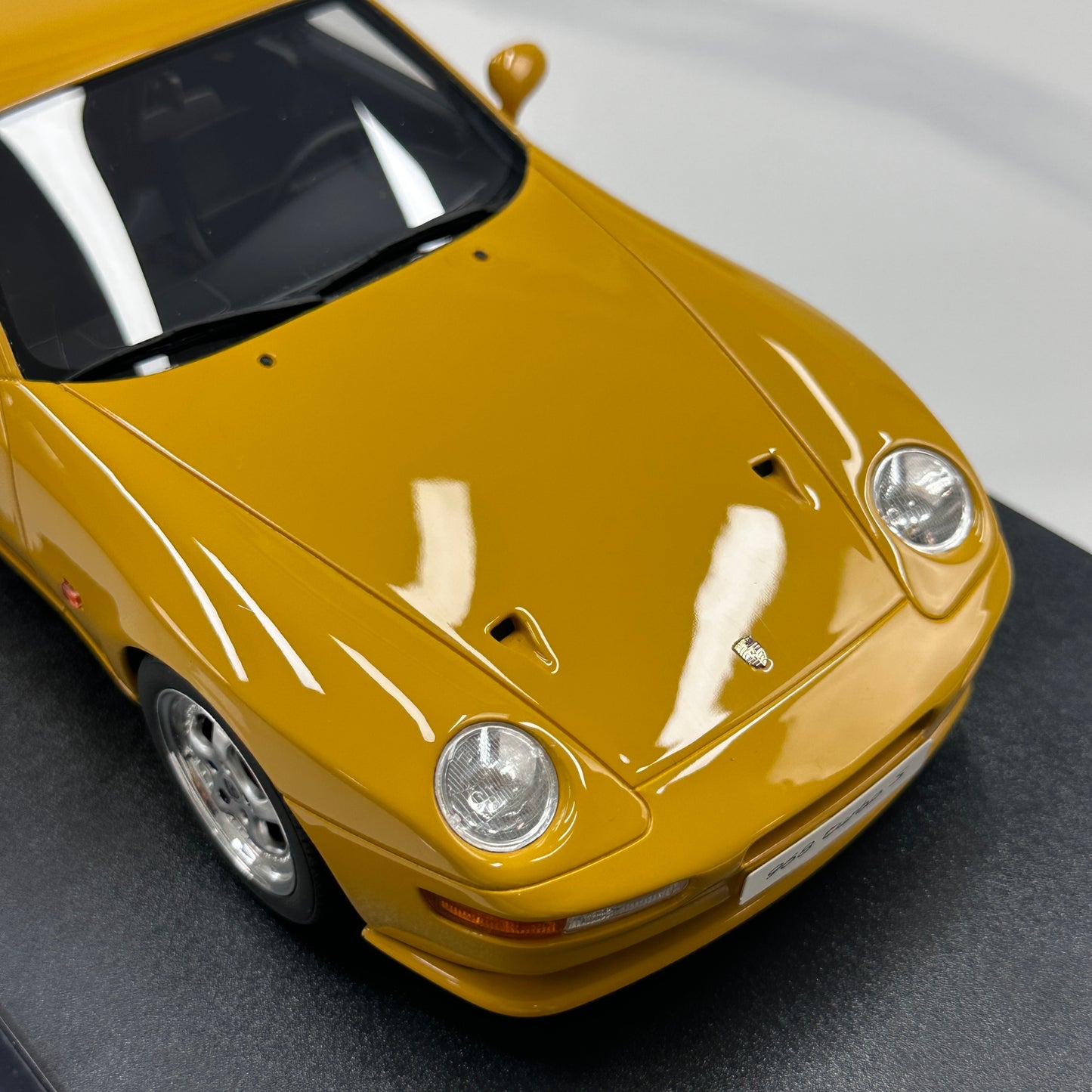 GT Spirit 1/18 Porsche 968 TURBOS Yellow GT947