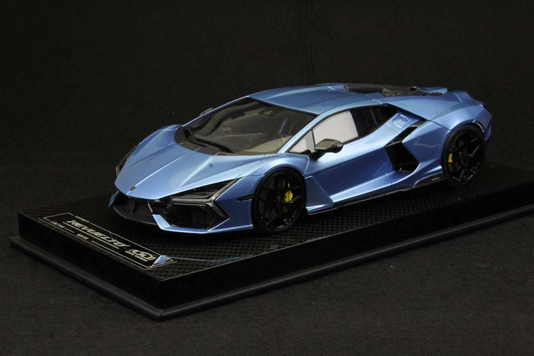 UU 1/18 Lamborghini Revuelto High-End Limited Edition Collectible Resin Car Model