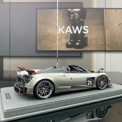 Adorno de coche de edición limitada Pagani Huaya BC #20 Silver Convertible a escala 1/18 de BBR
