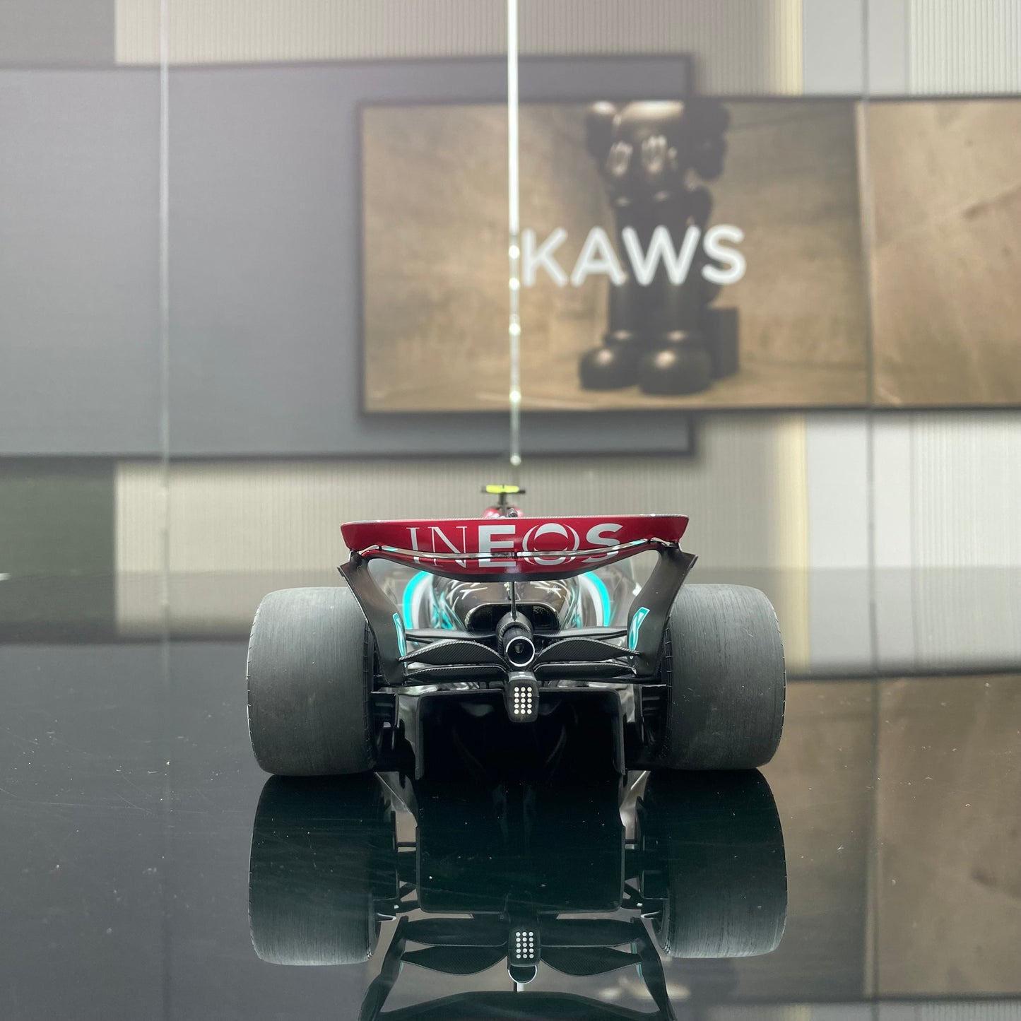 minichamps 1/18 MERCEDES MERCEDES AMG PETRONAS EQUIPO DE FÓRMULA UNO F1 W15