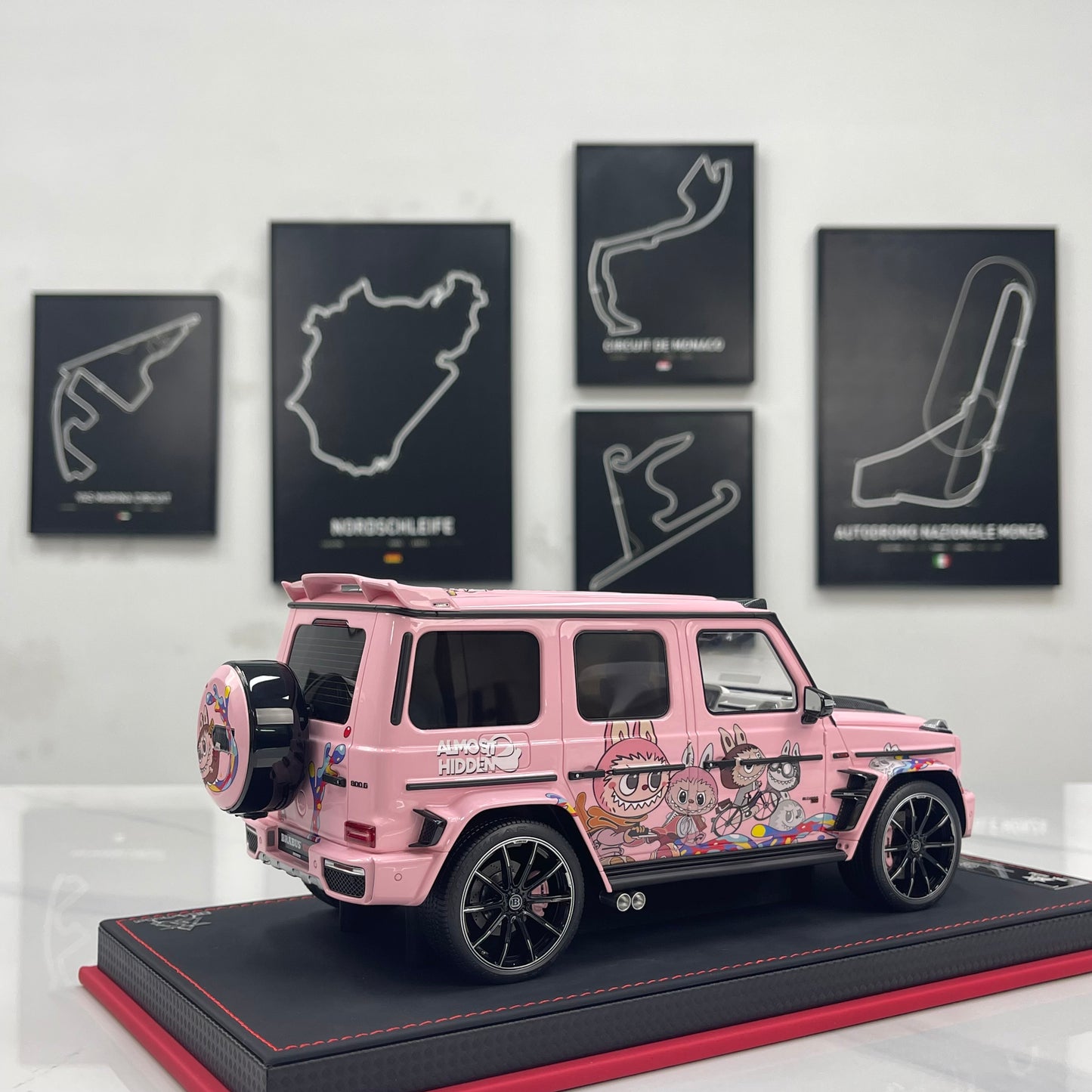 BBA Model 1/18 Brabus G800 Labubu BBA084