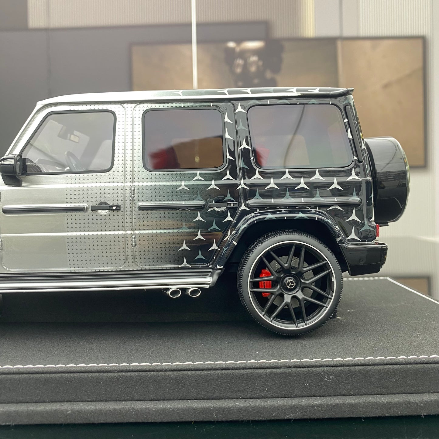 Vehicle Art 1/18 Mercedes-Benz AMG G63 Star Painting Resin Simulation Car Model Collection