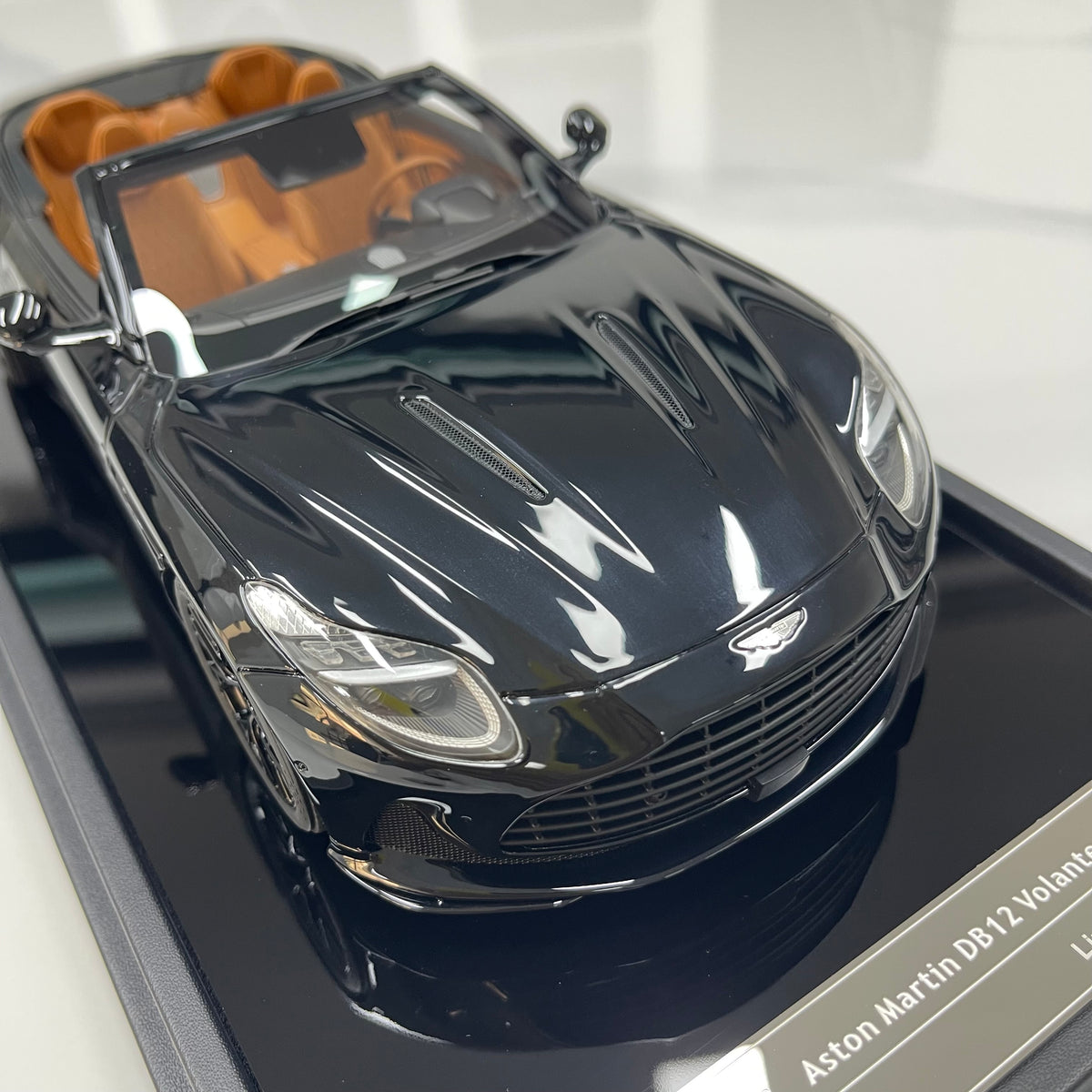 MOTORHELIX 1/18 Aston Martin DB12 Volante Convertible - Ink Black (MH398)