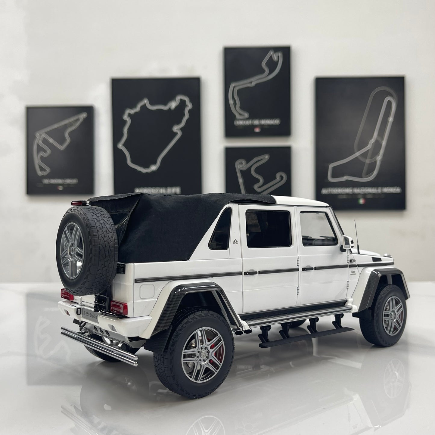Almost Real 1/18 Mercedes-Benz G 650 Landaulet – Metallic White (820213)