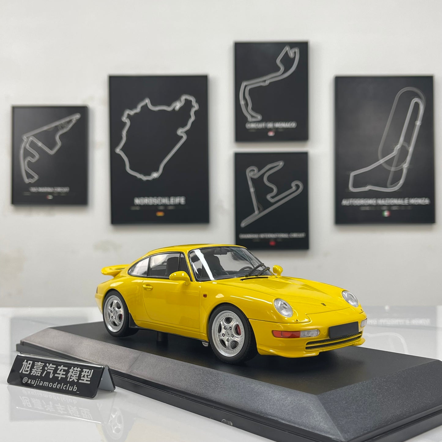 MINICHAMPS 1/18 Porsche 911 RS (993) - 1994 Yellow 155061120