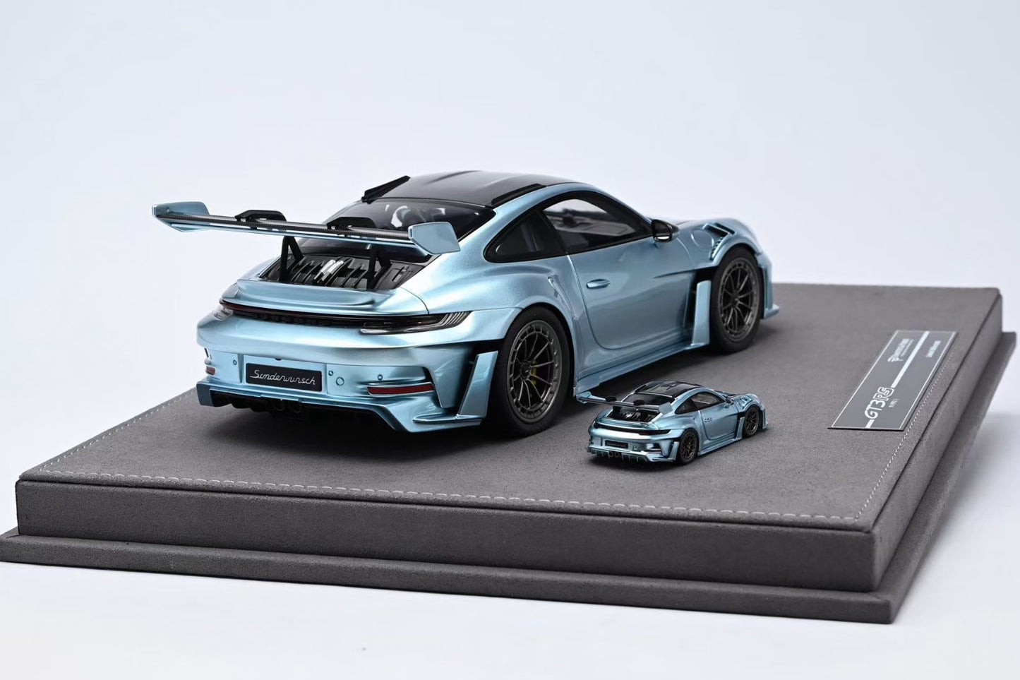 TP 1/18 Porsche 911 GT3RS Two-Car Set