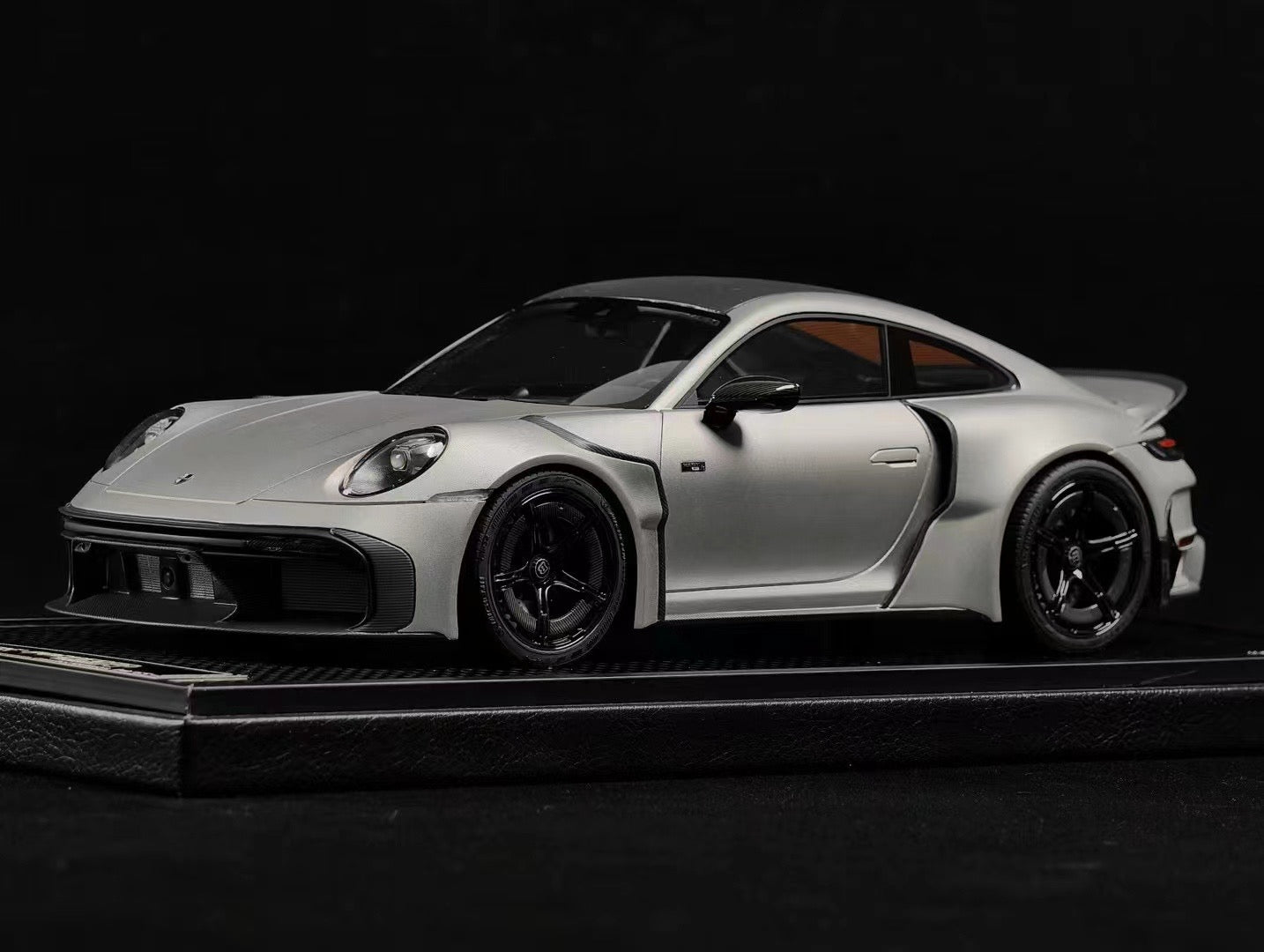 VIP 1/18 Porsche 911 BRABUS Rocket 900R modified version car model